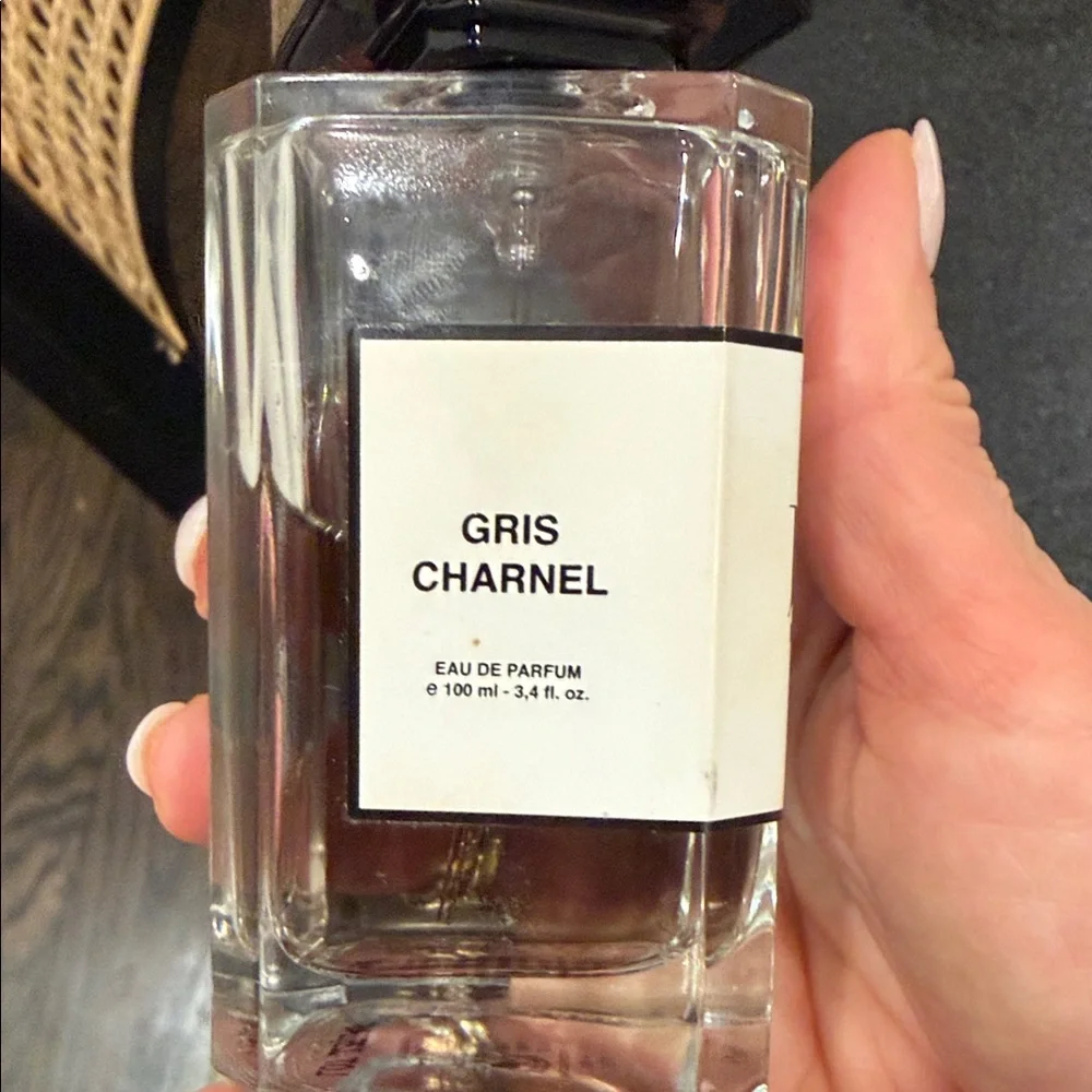Gris Charnel Eau de Parfum with Black Cap - Picture 2 of 3